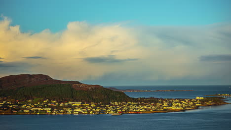 Isla-De-Valderoy,-More-Y-Romsdal,-Noruega