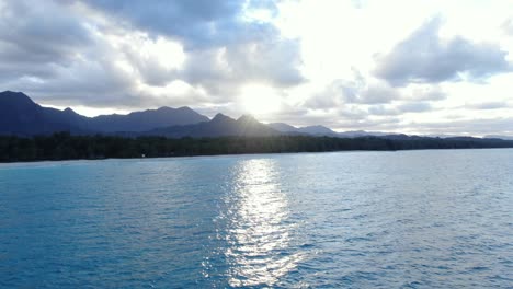 Sonnenuntergang-Hinter-Den-Bergen-Von-Oahu
