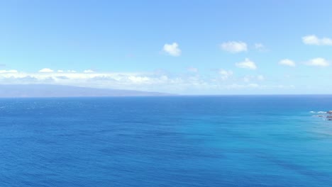 Blick-Auf-Die-Insel-Molokai-über-Den-Meereskanal-Von-West-Maui