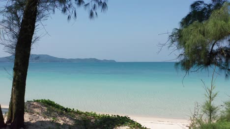 White-sand-beach-in-Co-To-Island---Vietnam