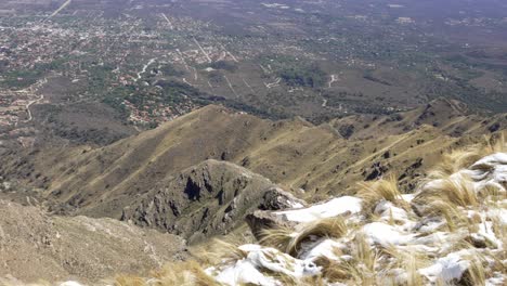 Vista-Desde-La-Ladera-De-La-Montaña-En-Merlo,-San-Luis