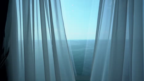 Vorhang-Automatisch-öffnen-Und-Meerblickfenster-Bei-Kreuzfahrt-|-Singapur-Kreuzfahrt