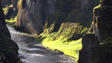 Kirkjubæjarklaustur-valley-river-scenic-landscape-in-Iceland