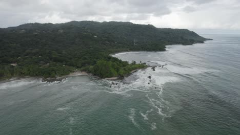 Parallax-drone-shot-of-Santa-Teresa-beach-in-Costa-Rica