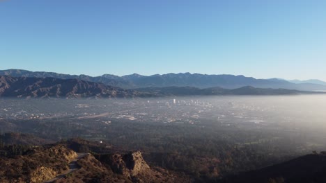 San-Fernando-Valley-and-Burbank-City-over-the-misty-morning-in-los-Angeles,-California