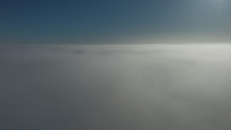 Zeitraffer-Von-über-Den-Wolken-Bei-Sonnenaufgang-Mit-Drohne