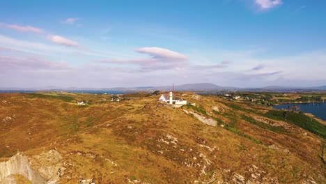 Der-Leuchtturm-Von-Sherkin-Island-An-Einem-Sonnigen-Sommertag