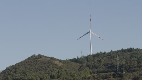 Windturbinen,-Grüne-Technologie,-In-Einem-Kraftwerk-In-Italien-10