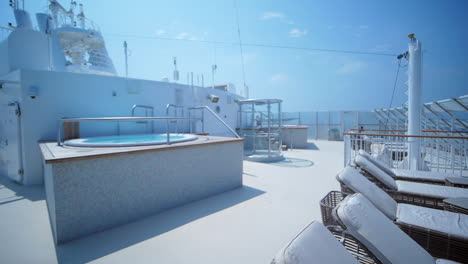 Cruise-top-view-and-swimming-pool