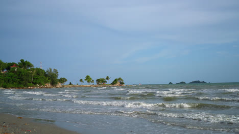 Sea-beach-at-Chanthaburi,-Thailand