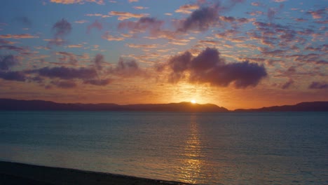 Sonnenuntergang-Im-Zeitraffer-Auf-Einer-Tropischen-Insel