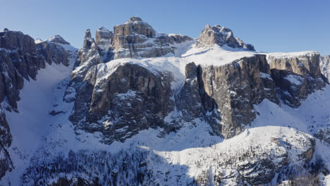 Dolomites-Mountain-Range-Covered-With-Snow-In-The-Province-of-Belluno,-Italy