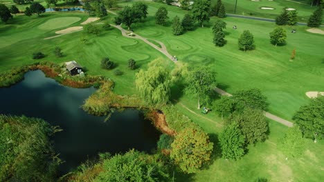 Lebendige-Ansicht-Des-Golfplatzes-In-Der-Landschaft,-Landschaftsfeld,-Northbrook,-Illinois,-Chicago