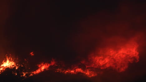 Calor-Intenso-Y-Llamas-Durante-Los-Incendios-Forestales-De-Hemet-En-El-Condado-Ribereño-De-California-Que-Mataron-A-Dos-Personas