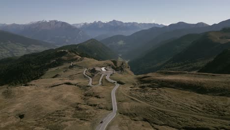 Imágenes-De-Drones-Sobre-Dolomitas-En-Italia
