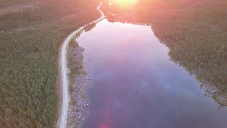 Sonnenuntergang-über-Wasser-In-Finnland,-Aufgenommen-Mit-DJI-Air2s-2
