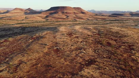 Escénico-Paisaje-Aéreo-Del-árido-Desierto-De-Damaraland-Del-Norte-De-Namibia-3