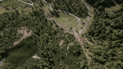 Imágenes-De-Drones-Sobre-Dolomitas-En-Italia-17