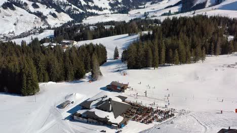 Luftskigebiet-Sörenberg-Mit-Schnee-Im-Winter---Top-destination-Für-Familien-In-Der-Unesco-biosphäre-Entlebuch-|-Schweiz-Per-Drohne