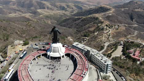 Aerial-shot-of-approach-to-Cristo-Rey
