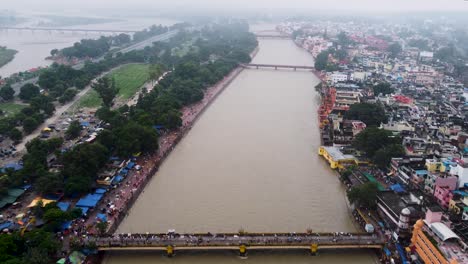 Vista-Cinematográfica-De-Drones-De-Ganga-Ghats-De-Haridwar,-India