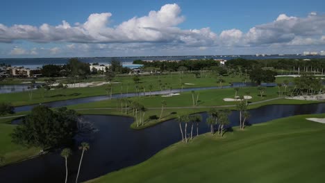 Luftbild-Perfekt-Gepflegter-Golfplatz-In-Longboat-Key,-Bradenton,-Sarasota,-Florida