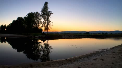 A-peaceful-shot-of-the-bitterroot-river-at-sunrise