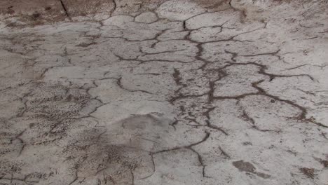 Nahaufnahme-Des-Salzgehalts-Von-Trockengebieten-In-Südkalifornien-Aufgrund-Von-Hitze-In-Der-Nähe-Von-Salton-Sea
