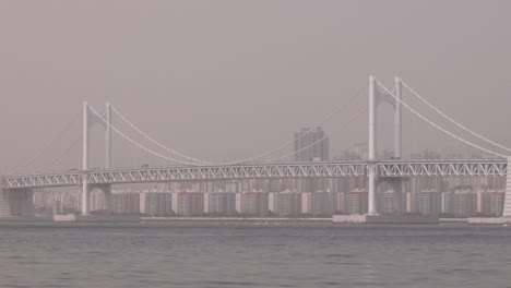 Giant-Gwangandeagyo-Bridge-in-Busan-South-Korea