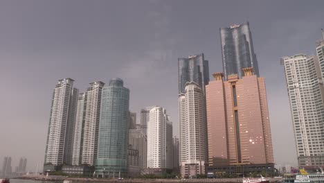 Panoramaaufnahme-Von-Haeundae-Marina-Mit-Wolkenkratzern-In-Südkorea