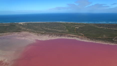 Luftaufnahme-Des-Rosa-Salzsees,-Australien-3