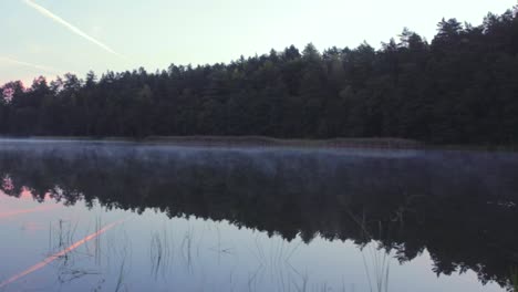 Slow-moving-foggy-lake