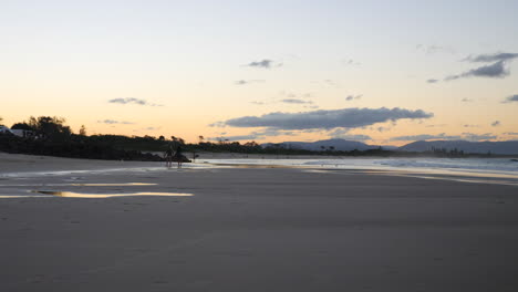 Stunning-time-lapse-of-Byron-Bay-beach-during-summer