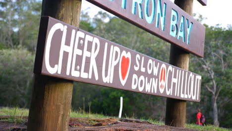 Tight-shot-of-Welcome-to-Byron-Bay-sign,-side-on-close-up
