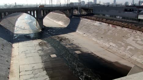 Los-Angeles-River,-California,-USA-2