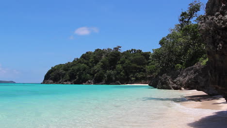 Pristine,-white-sandy-Puka-Shell-Beach,-Boracay,-Philippines