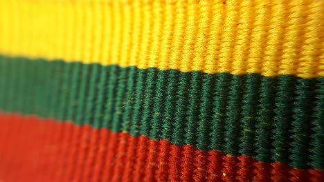Gelbes,-Grünes-Und-Rotes-Litauisches-Flaggenband.-Makro-Nahaufnahme-7