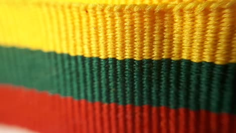 Gelbes,-Grünes-Und-Rotes-Litauisches-Flaggenband.-Makro-Nahaufnahme-6