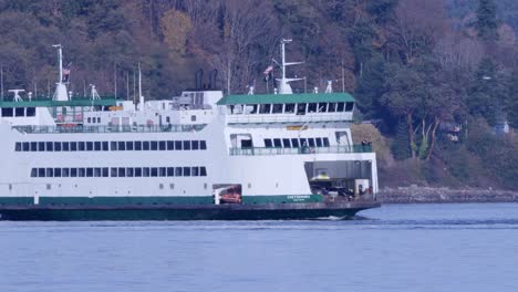 The-Chetzemoka-Ferry-on-it's-way-from-Vashon-Island-back-to-Ruston,-Washington