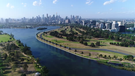 Flyover-of-Albert-Park-Lake,-Melbourne