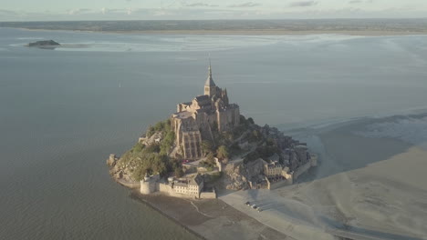 Drone-shot-of-Mt-Sant-Michel