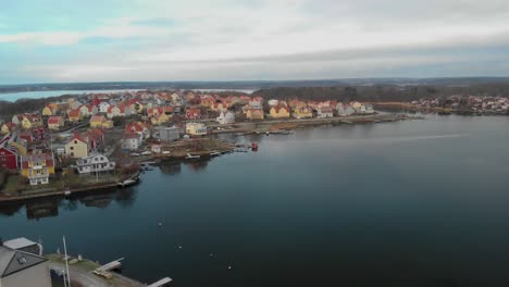 Aerial-View-Of-Picturesque-Houses-On-The-Swedish-Paradise-Island-Salto-In-Karlskrona,-Sweden-5