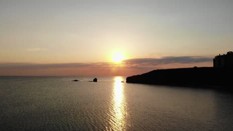 Luftaufnahmen-Von-Sonnenaufgang-über-Dem-Meer-Und-Der-Küste,-Bulgarien-3