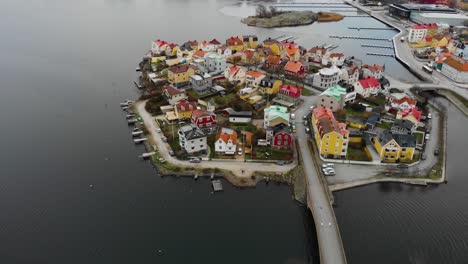 Aerial-View-Of-Picturesque-Houses-On-The-Swedish-Paradise-Island-Ekholmen-In-Karlskrona,-Sweden-15