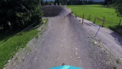 Live-on-a-downhill-bike-in-Austria,-filmed-with-a-GoPro-4