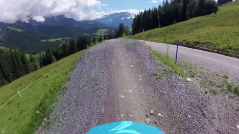 Live-Auf-Einem-Downhill-Bike-In-Österreich,-Gefilmt-Mit-Einer-Gopro-5