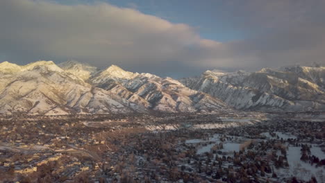 Sunset-over-the-Wasatch-Mountains-just-outside-Salt-Lake-City,-Utah