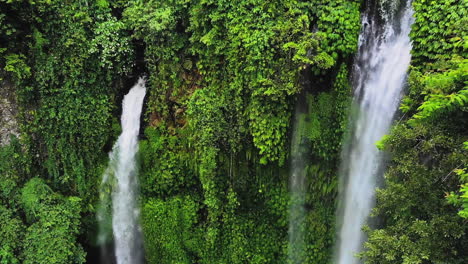 Atemberaubende-Sammlung-Von-Wasserfällen,-Bali,-Indonesien