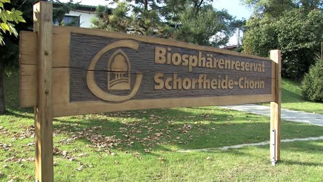 Signo-De-La-Reserva-De-La-Biosfera-Schorfheide-Chorin,-Alemania