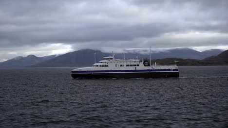 A-ferry-going-from-Bogness-to-Lodingen